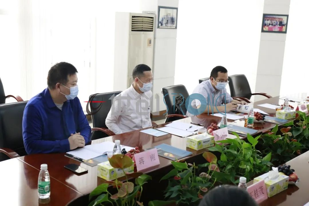 Luo Xiaoming, deputy director of social organization administration of Guangdong Province and his delegation visited Shunde for enterprise research and guidance